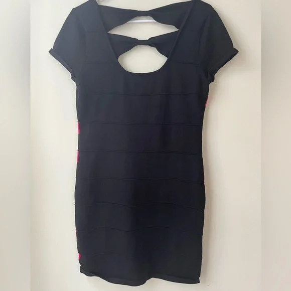 Short sleeve knit dress - Picture 6 of 7